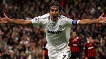<b>BATIÓ TODOS LOS RÉCORDS. </b>Hasta 323 veces ha hecho Raúl este gesto vistiendo la camiseta del Madrid. Esos son los goles oficiales que ha conseguido en el equipo blanco.