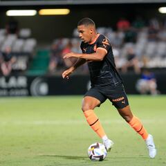 El debut de Lino, lo único potable del Valencia