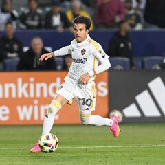 Riqui Puig extiende su contrato con LA Galaxy