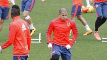 ENTRENAMIENTO DEL VALENCIA CF - FEGHOULI