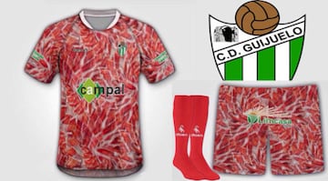 Guijuelo depende económicamente en gran medida de la industria del jamón. Por ello, no debería sorprendernos verles jugar con esta camiseta. Aunque sí, lo hizo. Una forma de llamar la atención muy bien buscada.