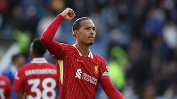 Soccer Football - Premier League - Leicester City v Liverpool - King Power Stadium, Leicester, Britain - April 20, 2025 Liverpool's Virgil van Dijk celebrates after the match REUTERS/Phil Noble EDITORIAL USE ONLY. NO USE WITH UNAUTHORIZED AUDIO, VIDEO, DATA, FIXTURE LISTS, CLUB/LEAGUE LOGOS OR 'LIVE' SERVICES. ONLINE IN-MATCH USE LIMITED TO 120 IMAGES, NO VIDEO EMULATION. NO USE IN BETTING, GAMES OR SINGLE CLUB/LEAGUE/PLAYER PUBLICATIONS. PLEASE CONTACT YOUR ACCOUNT REPRESENTATIVE FOR FURTHER DETAILS..