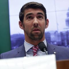 Michael Phelps cumplió el sueño de nadar entre tiburones