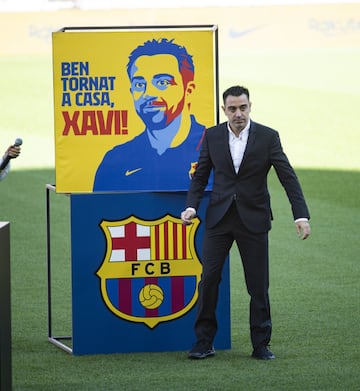 Xavi Hern¨¢ndez durante su presentaci¨®n como nuevo entrenador del FC Barcelona.