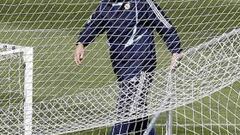 Preocupación en el club por el aislamiento de Schuster