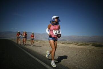 217 km con salida en la Cuenca Badwater (85 m. bajo el nivel del mar) y llegada en el Monte Whitney (4.421 m.) con temperaturas de 49º a la sombra.