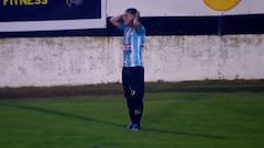 Un jugador es expulsado por orinar en el campo en pleno partido