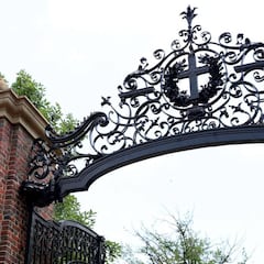 Why have Harvard and Yale withdrawn from law school rankings?