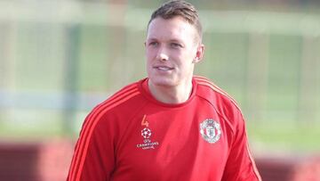 Twitter se disculpa con el futbolista Phil Jones tras una desafortunada mofa