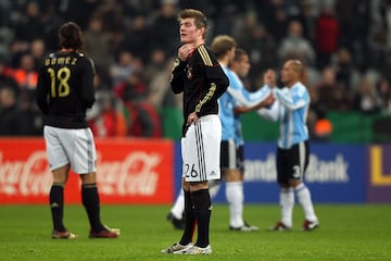 Su debut profesional con la selección alemana se produjo el  3 de marzo de 2010 en un partido frente a la selección argentina, disputando los últimos 23 minutos del encuentro.