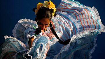 La foto muestra a un miembro del ballet folcl&oacute;rico nacional de Nicaragua bailando.
 