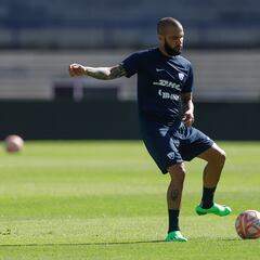 Dani Alves desata la locura en Ciudad Universitaria