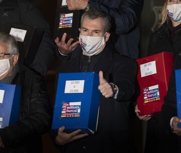 Presentación de las firmas en apoyo a la precandidatura de Emili Rousaud  a la presidencia del Barcelona 
