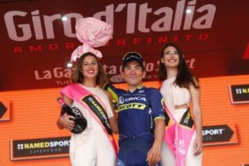 Caleb Ewan celebra la victoria.