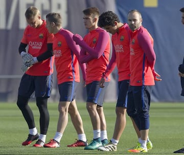 ANDRES INIESTA back in full training