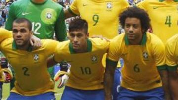 Marcelo, Neymar y Alves, en una lista de Brasil sin 'nueves'