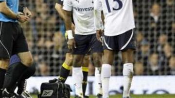 Un cardiólogo examina a los jugadores del Tottenham