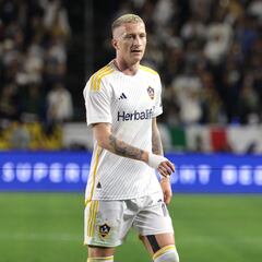 Marco Reus se dio un tiempo para atender a la afición mexicana