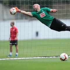 Dmitrovic: “Si pagaron 80 millones por Kepa, los vale”