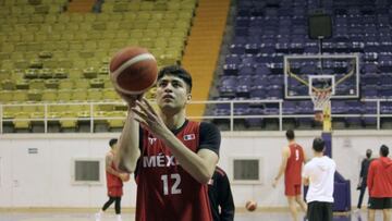 El juvenil seleccionado nacional, liberado por Barcelona hace una semana, es una opción para reforzar al equipo capitalino, que ha iniciado con el pie derecho en la NBA G League 22-23.