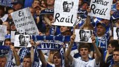 Como hacer un homenaje: ¡El Schalke vendió 15.000 camisetas!