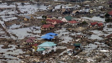 SUMATRA, INDONESIA - JANUARY 2: In this handout photo from the U.S. Navy, a view of the landscape a week after a tsunami swept through i seen January 2, 2005 in Sumatra, Indonesia. U.S. Secretary of State Colin Powell is to visit Thailand and Indonesia on a tour of damage and relief efforts after the Indian Ocean tsunami that has killed more than 125000 people. (Photo by Patrick M. Bonafede/U.S. Navy via Getty Images)