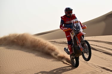 El piloto esloveno Toni Mulec compite con una Honda CRF 450 en la etapa 7 de la 48ª edición del Rally Dakar 2026.