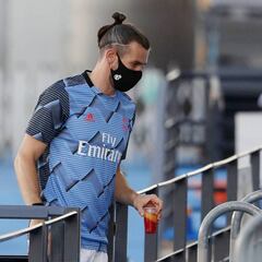 Barnett: "Bale no busca sobrevivir a Zidane, pero se queda"