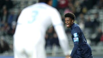 AMDEP2560. LA PLATA (ARGENTINA), 28/05/2023.- Alex Virginius de Francia celebra un gol hoy, en un partido del grupo F de la Copa Mundial de Fútbol sub-20 entre Honduras y Francia en el estadio Diego Armando Maradona en La Plata (Argentina). EFE/ Demian Alday Estevez