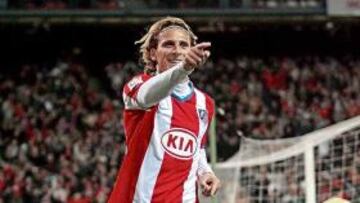 <b>BRILLANTE. </b>Diego Forlán marca un gol cada dos partidos con el Atlético.