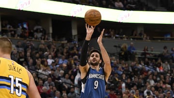 Ricky Rubio lanza a canasta libre de marca en el Pepsi Center