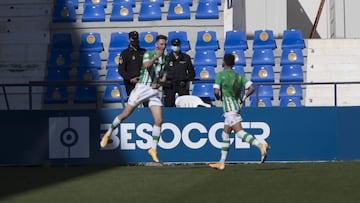 Ra&uacute;l celebra un gol con el filial. 