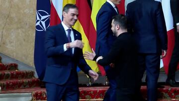 El momentazo entre Pedro Sánchez y Zelenski cuando se encontraron en la cumbre de líderes europeos