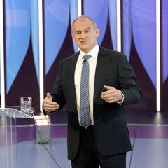 ¿Quién es Ed Davey, el líder del Partido Liberal que aspira a volver a ser fuerte en la Cámara de los Comunes