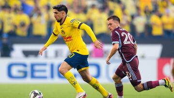 Aug 17, 2024; Carson, California, USA; Club America midfielder Diego Valdés (10) moves the ball while Colorado Rapids midfielder Connor Ronan (20) defend during the first half in a Leagues Cup quarterfinal match at Dignity Health Sports Park. Mandatory Credit: Kelvin Kuo-USA TODAY Sports