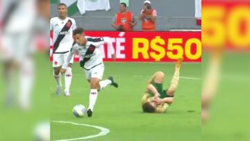 Dos rivales pintados en el suelo solo como lo sabe hacer su magia.