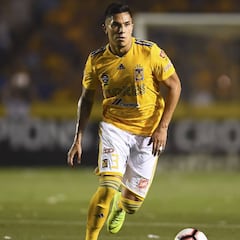Carlos Salcedo tendría una oferta del fútbol europeo