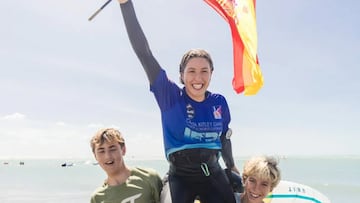 Nia Suardiaz celebrando la Copa del Mundo GWA de Freefly Slalom 2024.