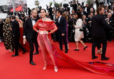 Araya A. Hargate durante la alfombra roja del Festival de Cannes 2023.