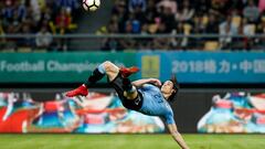 Football Soccer - Uruguay v Czech Republic - China Cup Semi-Finals - Guangxi Sports Center, Nanning, China - March 23, 2018. Edinson Cavani of Uruguay scores a goal.  REUTERS/Stringer ATTENTION EDITORS - THIS IMAGE WAS PROVIDED BY A THIRD PARTY. CHINA OUT