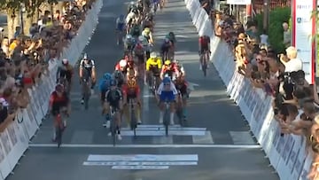 Viviani vence al esprint en la primera etapa de la CRO Race 2023.