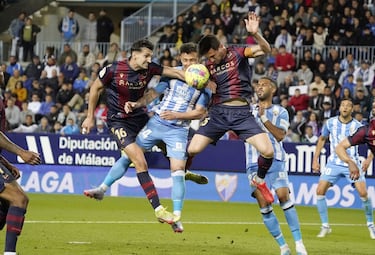 El Málaga reclama respeto a los árbitros