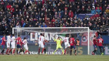 Denuncian insultos de las peñas "Lizarra" y "1987" al Sevilla