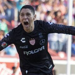Hugo González se dice motivado por posible interés de Chivas
