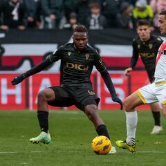 Kouamé se impone a Escalante