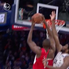 El abuso doble de Embiid a Ibaka y una canasta sin ángulo copan el Top 5 de la noche en la NBA