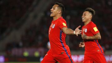 Futbol, Chile vs Uruguay.
 El jugador de la seleccion chilena Alexis Sanchez celebra su segundo gol contra Uruguay durante el partido clasificatorio al mundial de Rusia 2018 en el estadio Nacional de Santiago, Chile.
 15/11/2016
 Andres Pina/Photosport********
 
 Football, Chile vs Uruguay.
 Chile&#039;s player Alexis Sanchez celebrates after scoring his second goal against Uruguay during the Russia World Cup 2018 qualifying football match at the National stadium in Santiago, Chile.
 15/11/2016
 Andres Pina/Photosport