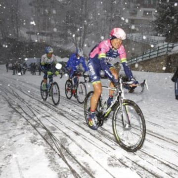 A falta de dos etapas, Nairo Quintana lidera la competencia con 39 segundos de ventaja  sobre Mollema