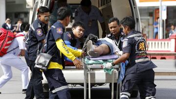 Una serie de atentados en destinos tur&iacute;sticos de Tailandia han dejado cuatro muertos y decenas de heridos.
