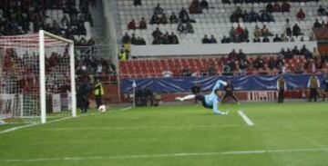 Sevilla-Maribor. 2-0. Gameiro marca el segundo tanto.